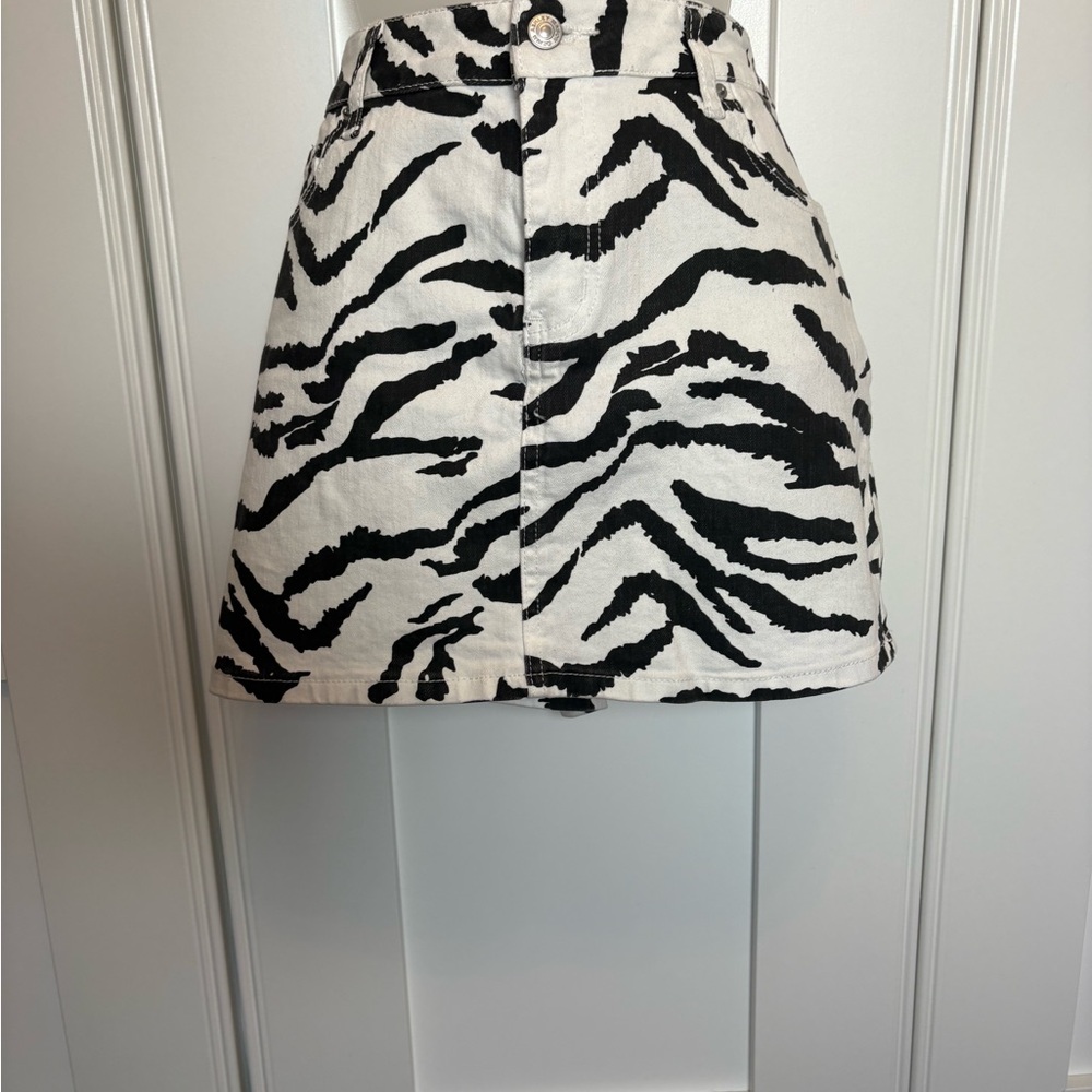 Ashley Mason Black and White Animal Print Mini Skirt